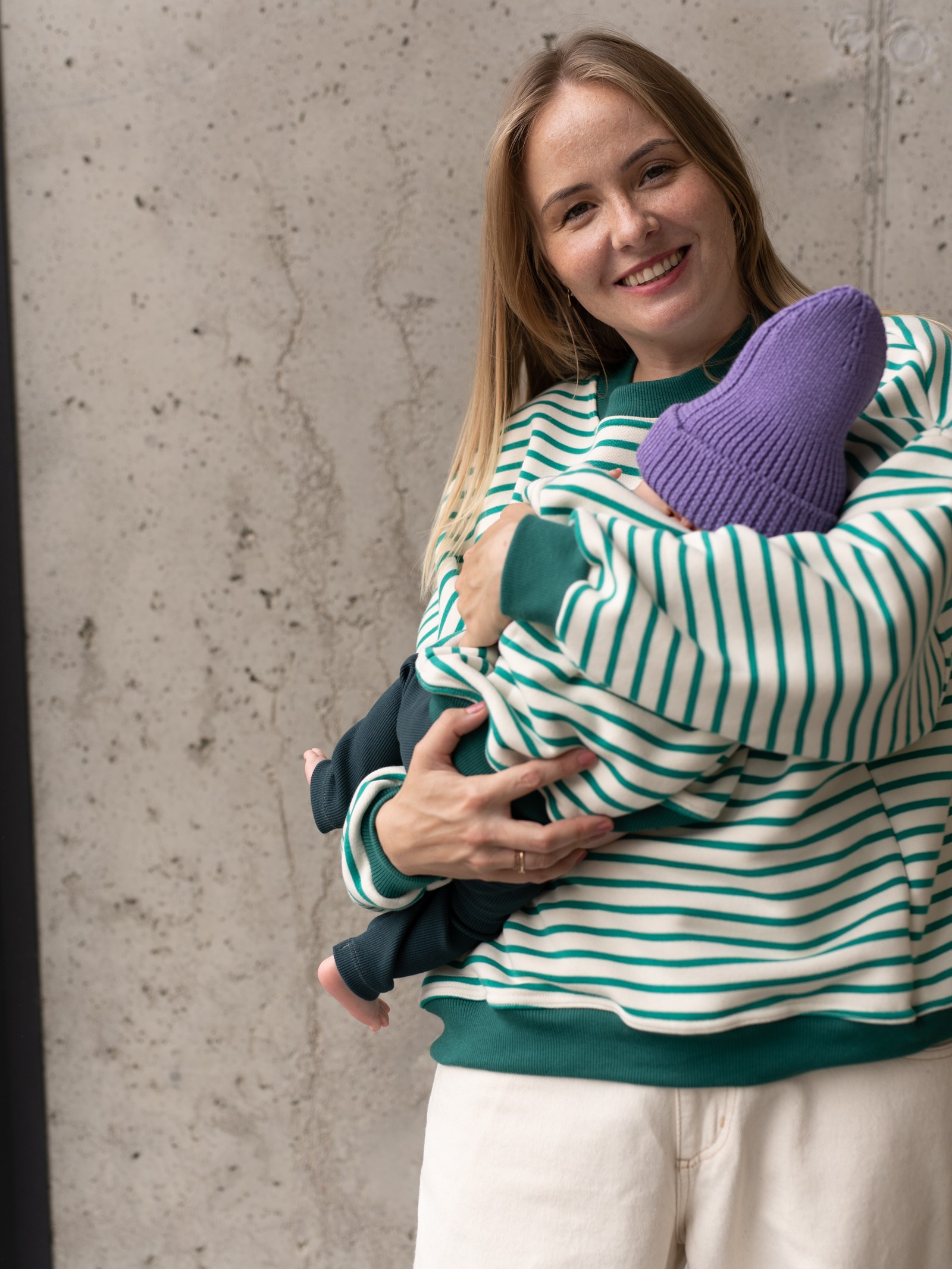 Bluza dla niemowlaka w zielone paski 1