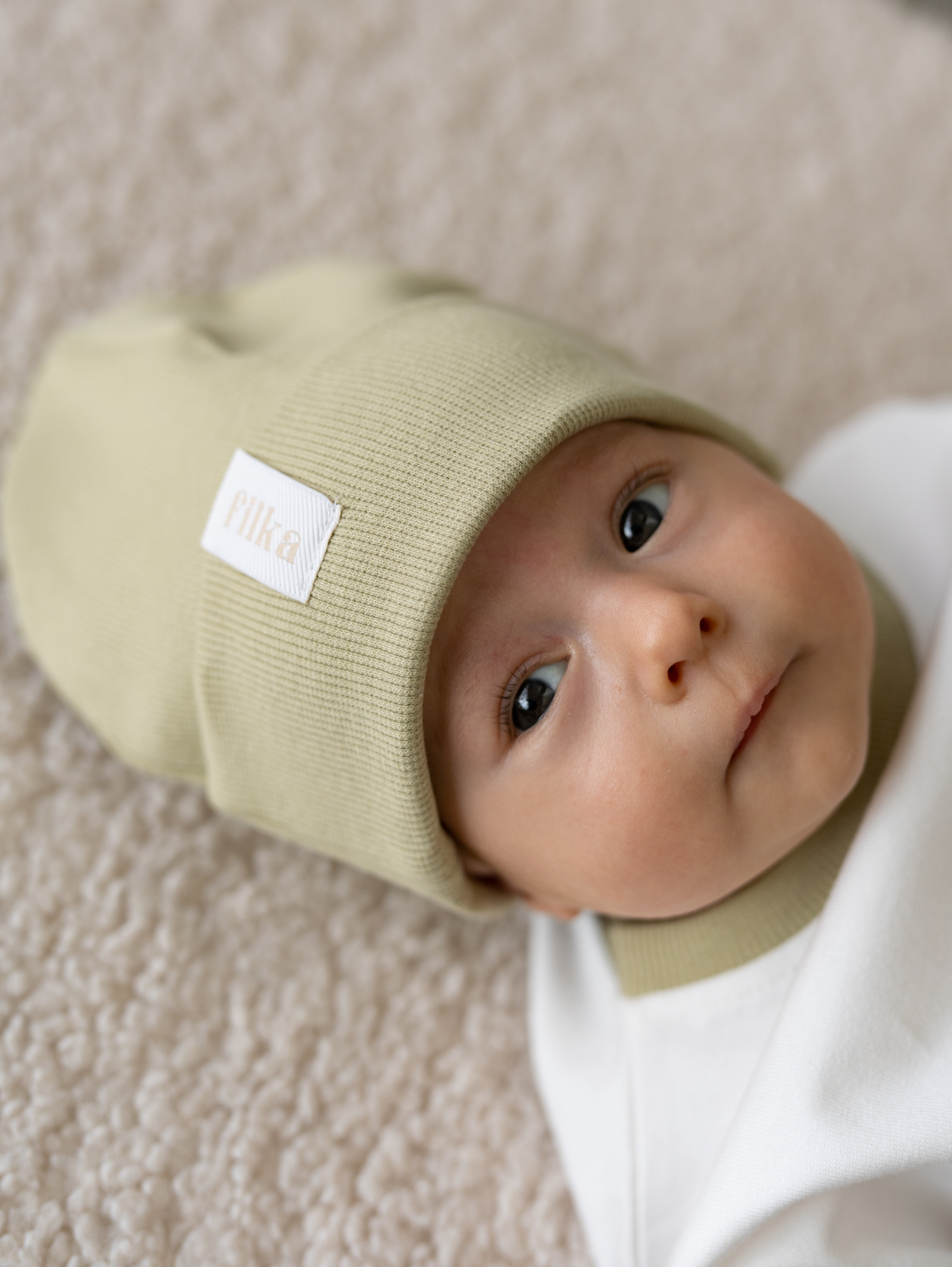 zielona czapka dla niemowlaka na lato i zimę handmade