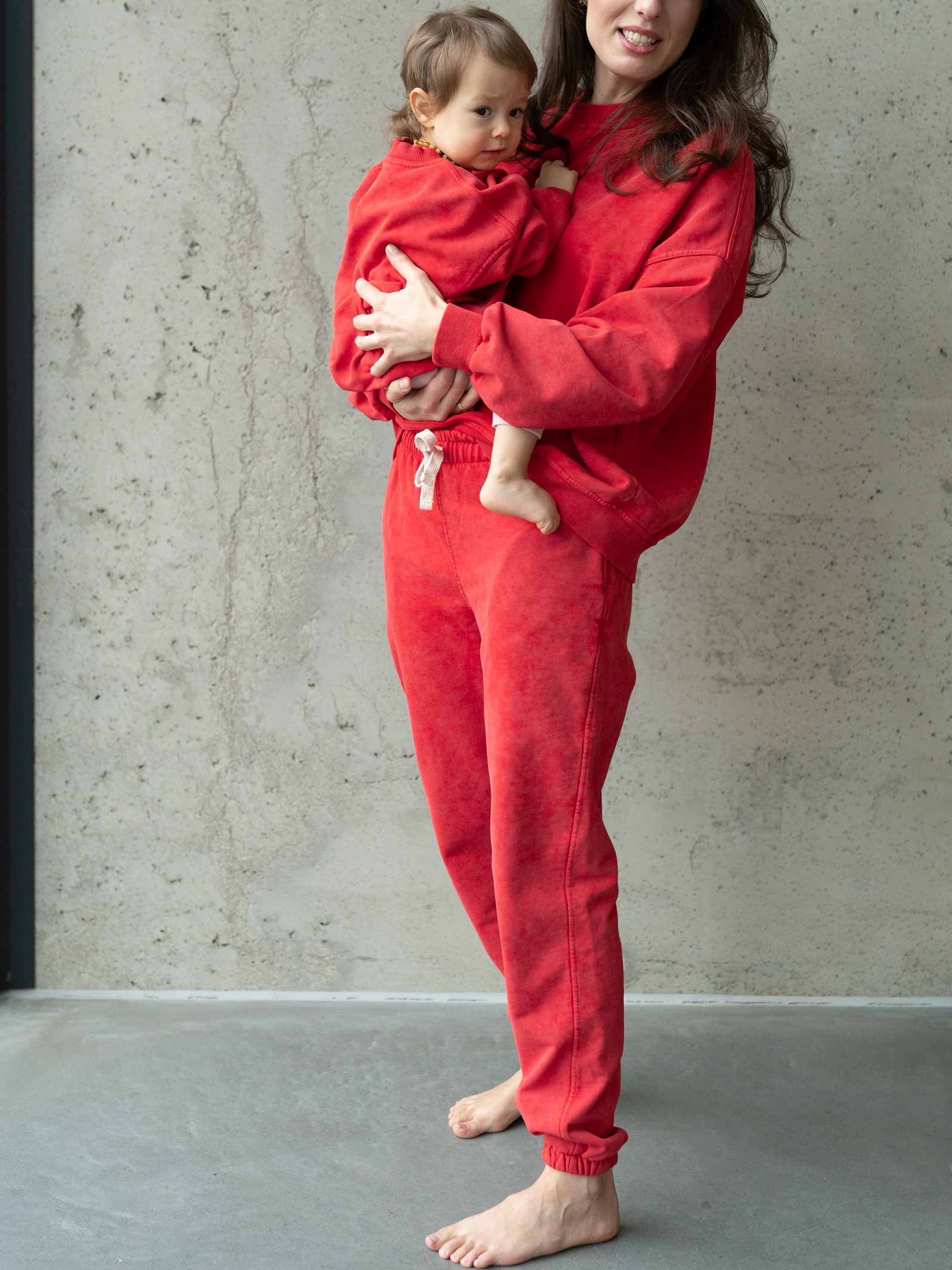 Spodnie Dresowe Helen Red – Bawełniane Joggery z Efektem Vintage (WKRÓTCE NA SKLEPIE)