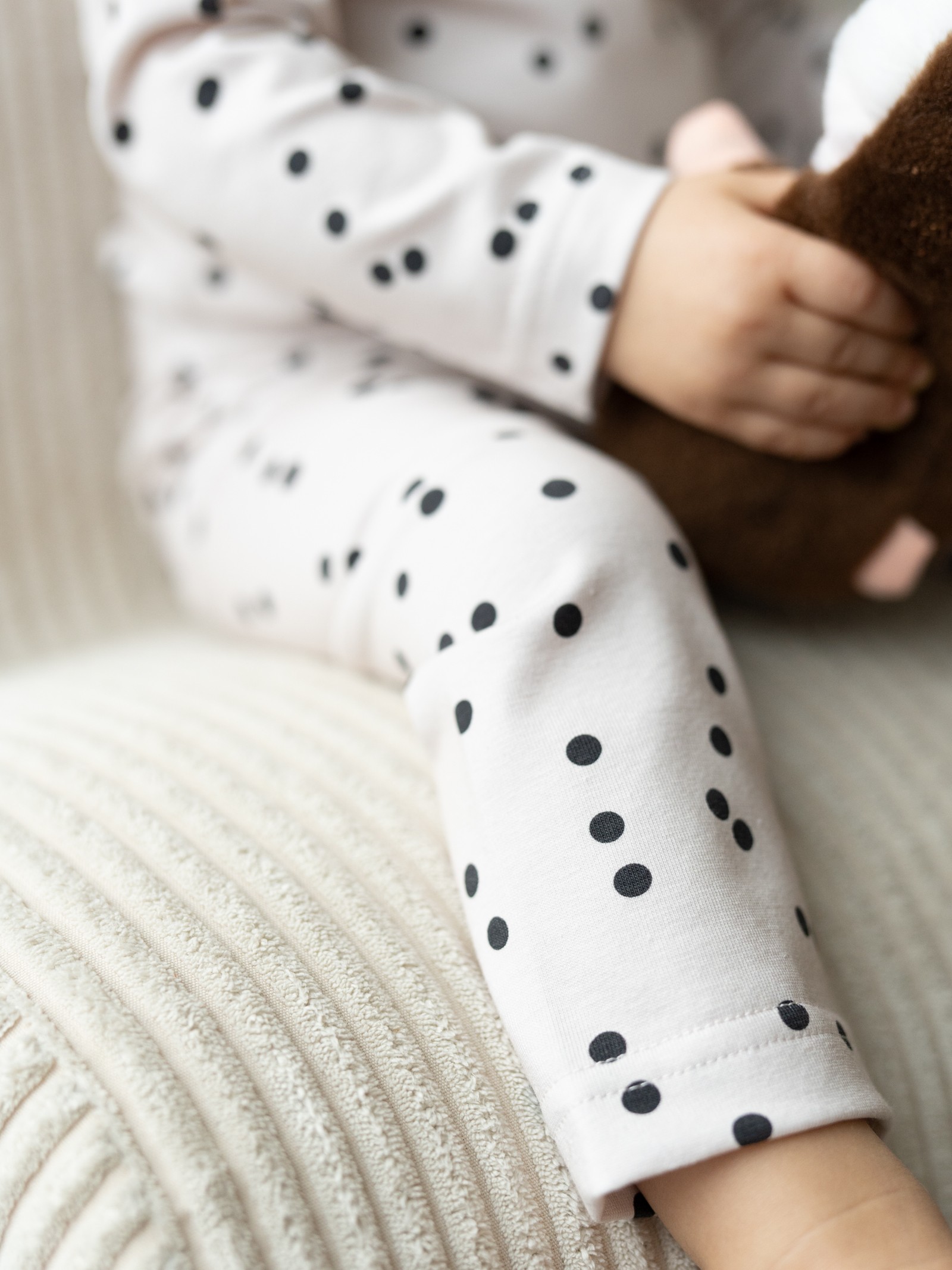 Legginsy Niemowlęce w Czarne Kropki – Legginsy Dots